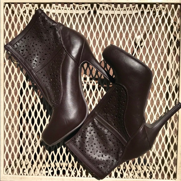Vegan Cut Out Heeled Ankle Boots  5.5 Jelly Pop - Picture 5 of 5